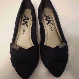 ANNE KLEIN SPORT NAVY BLUE FLATS SZ 7.5 M